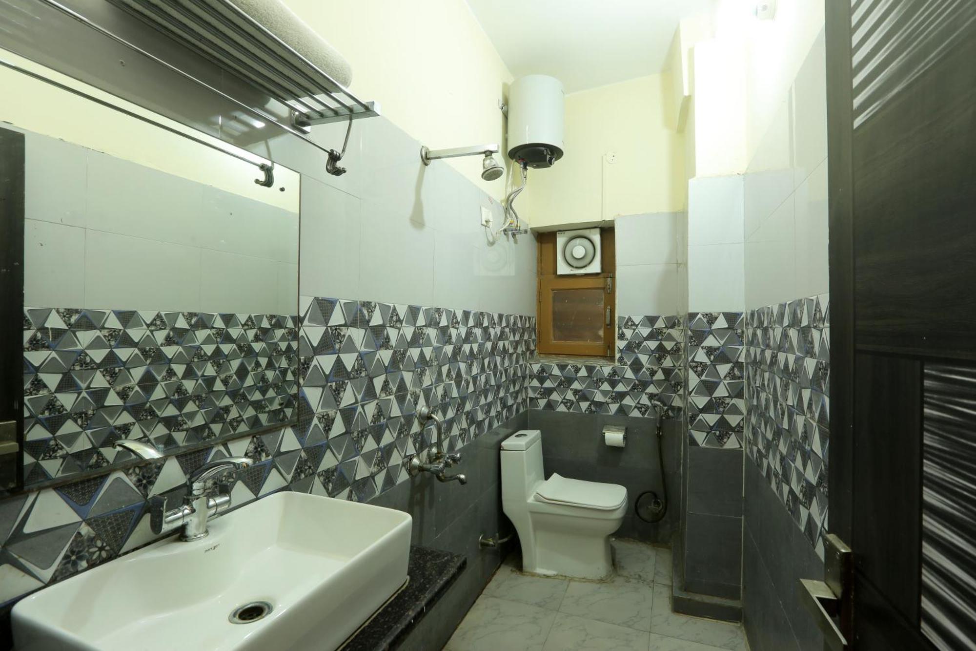 Hotel Lemon Suites & Banquet Noida Sector 62 Kültér fotó