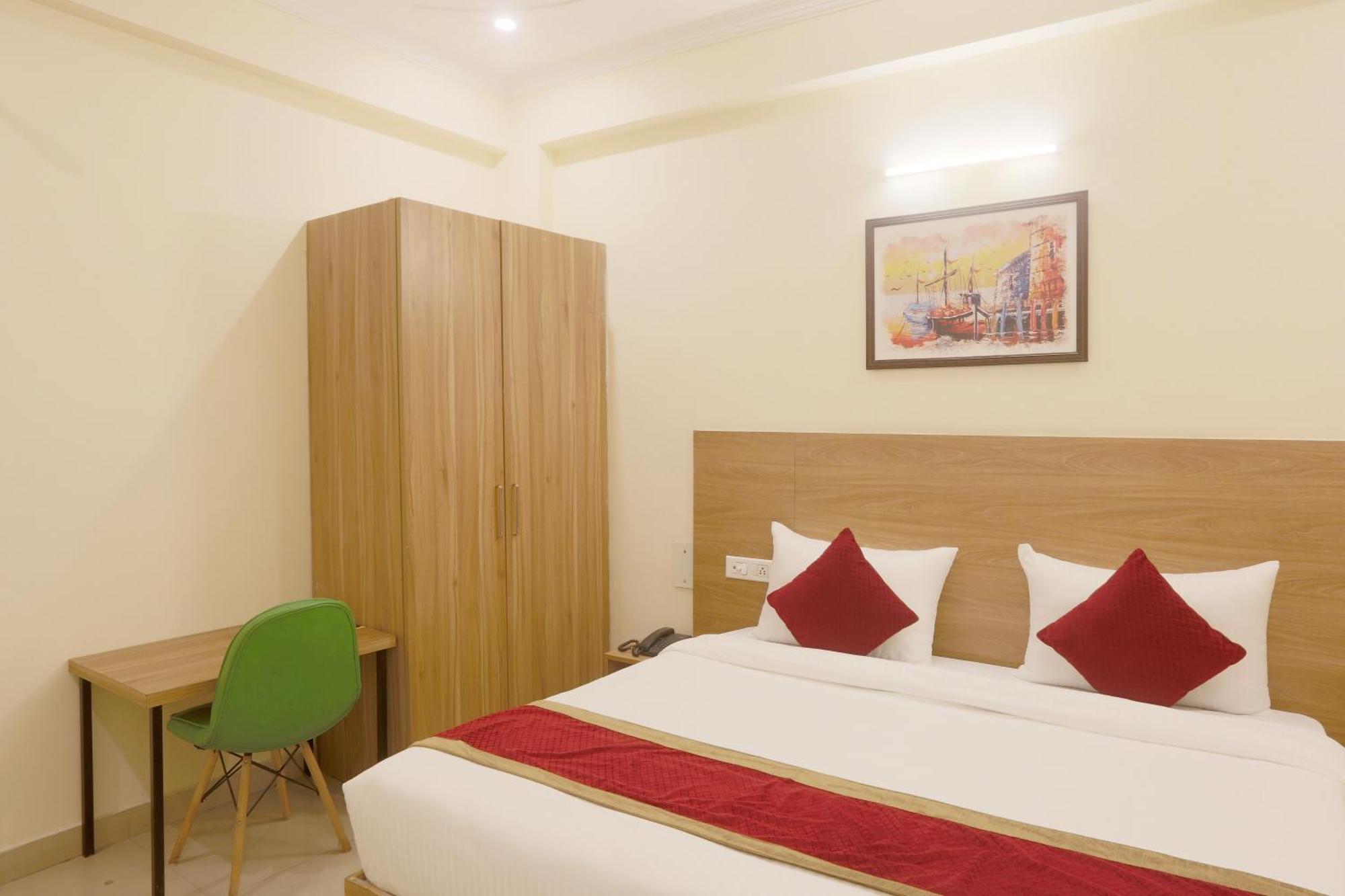 Hotel Lemon Suites & Banquet Noida Sector 62 Kültér fotó