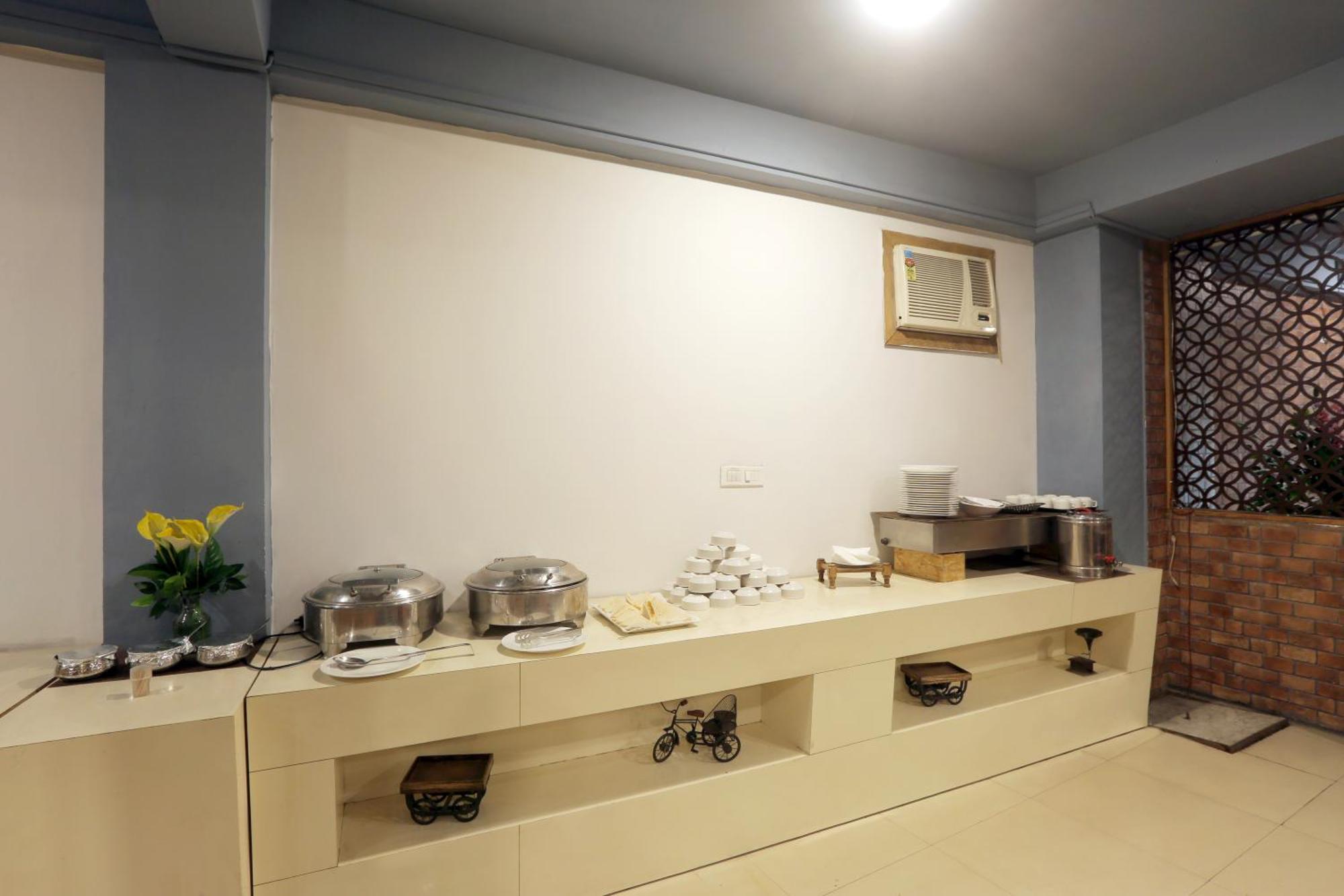 Hotel Lemon Suites & Banquet Noida Sector 62 Kültér fotó